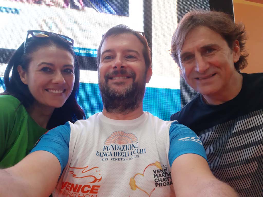 Giusy Versace ed Alex Zanardi insieme a Gaetano, runner solidale di Fondazione Banca degli Occhi